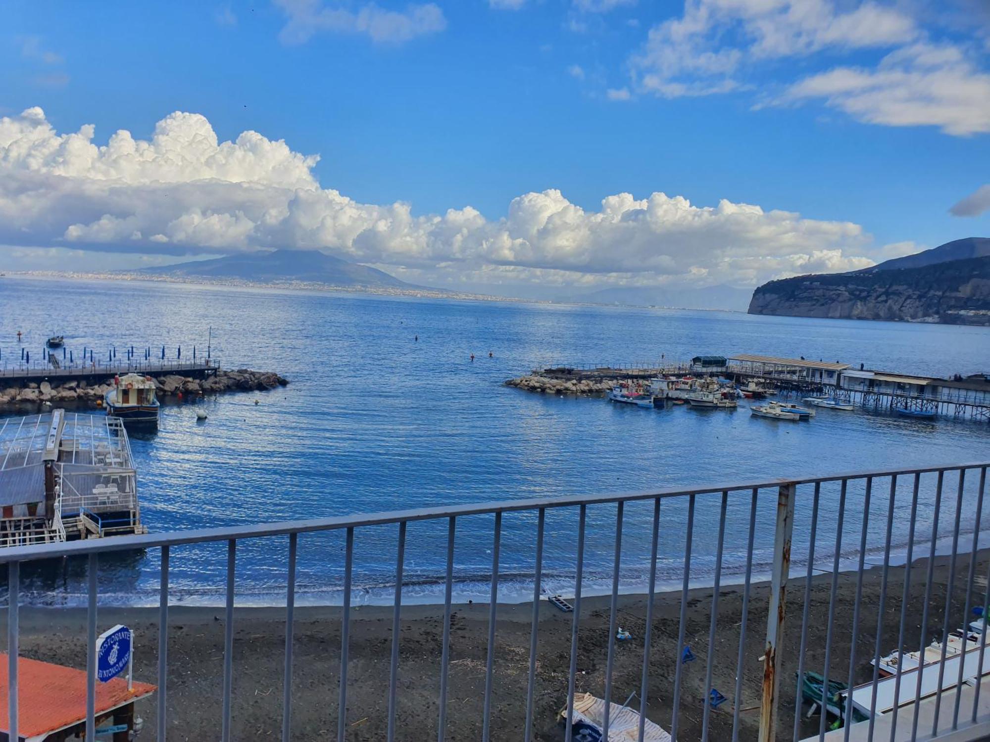 Ferienwohnung Il Borgo Antico Sorrento Sea View Exterior foto