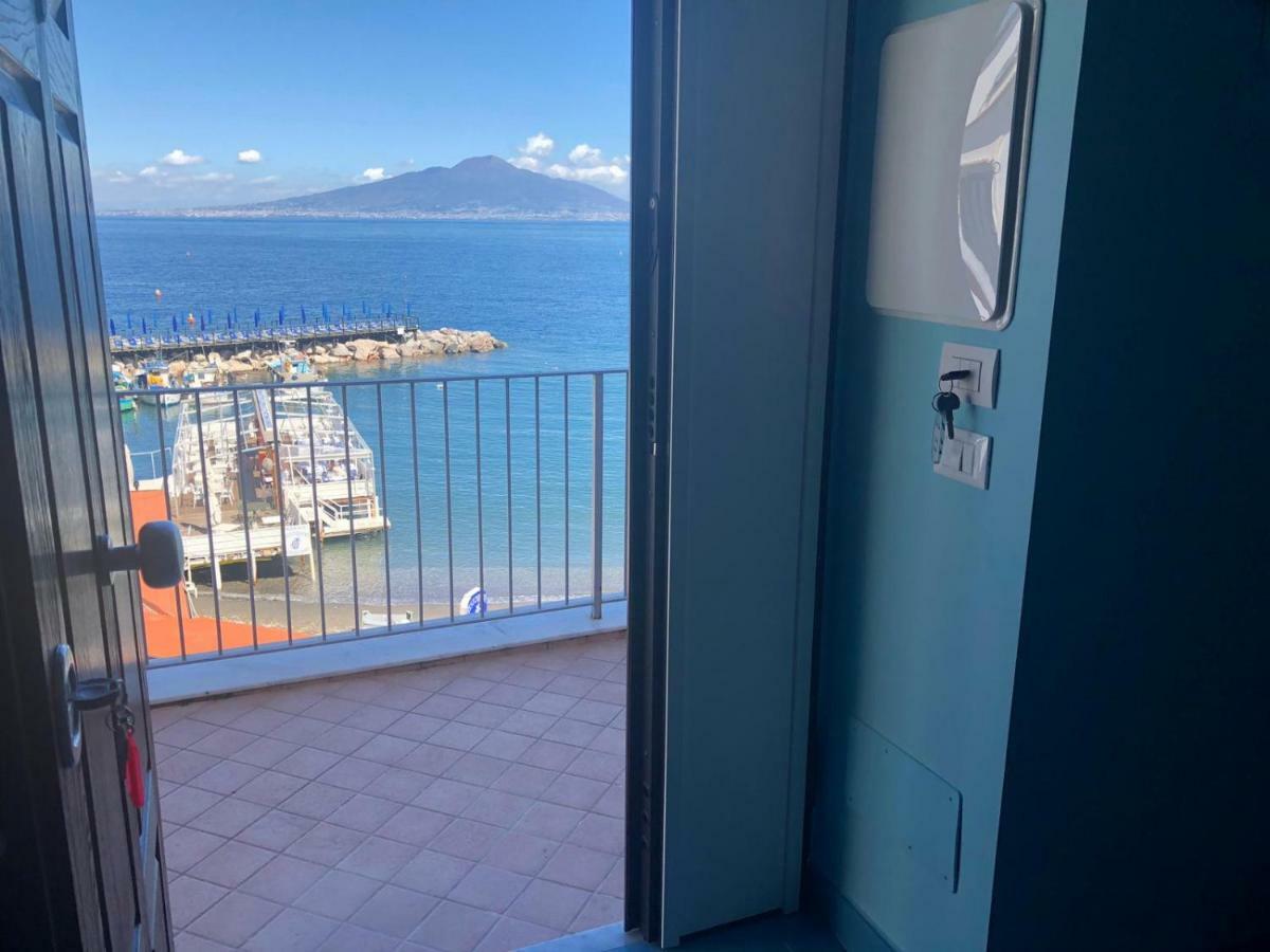 Ferienwohnung Il Borgo Antico Sorrento Sea View Exterior foto